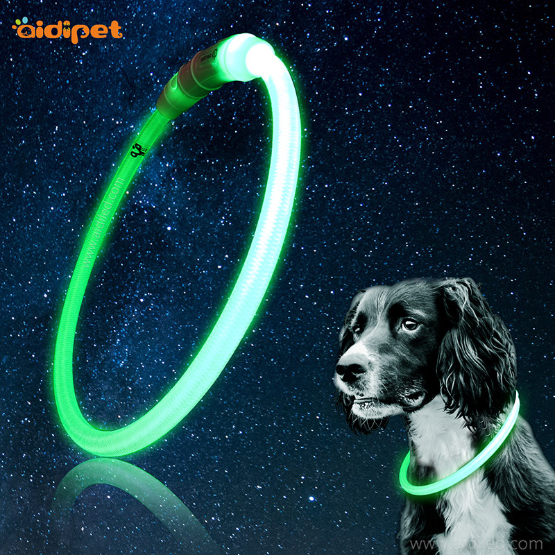 ナイロンLEDは犬の首輪を自由に切る管状のペットネックレスをつけます